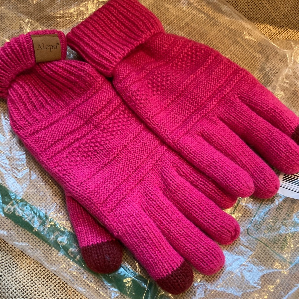 Small pink gloves with a cozy inside .